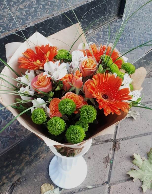 Букет цветов из: Герберы, Хризантемы, Альстромерии и Розы в Гнилом