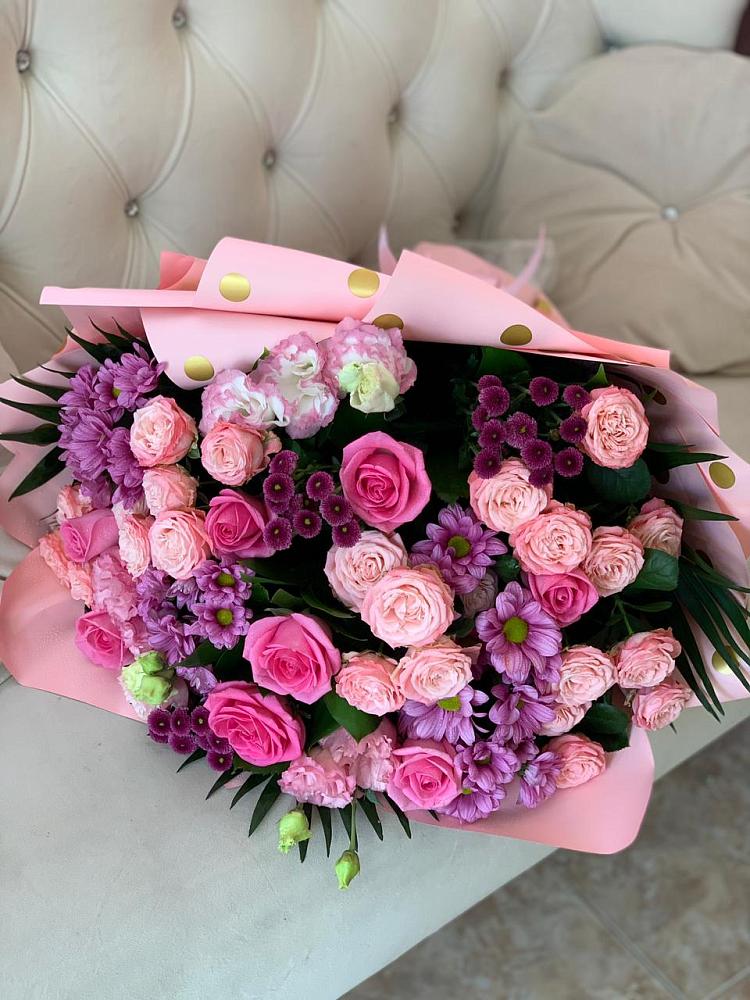 Букет цветов из: Хризантемы, Розы и Лизиантусы в Гнилом