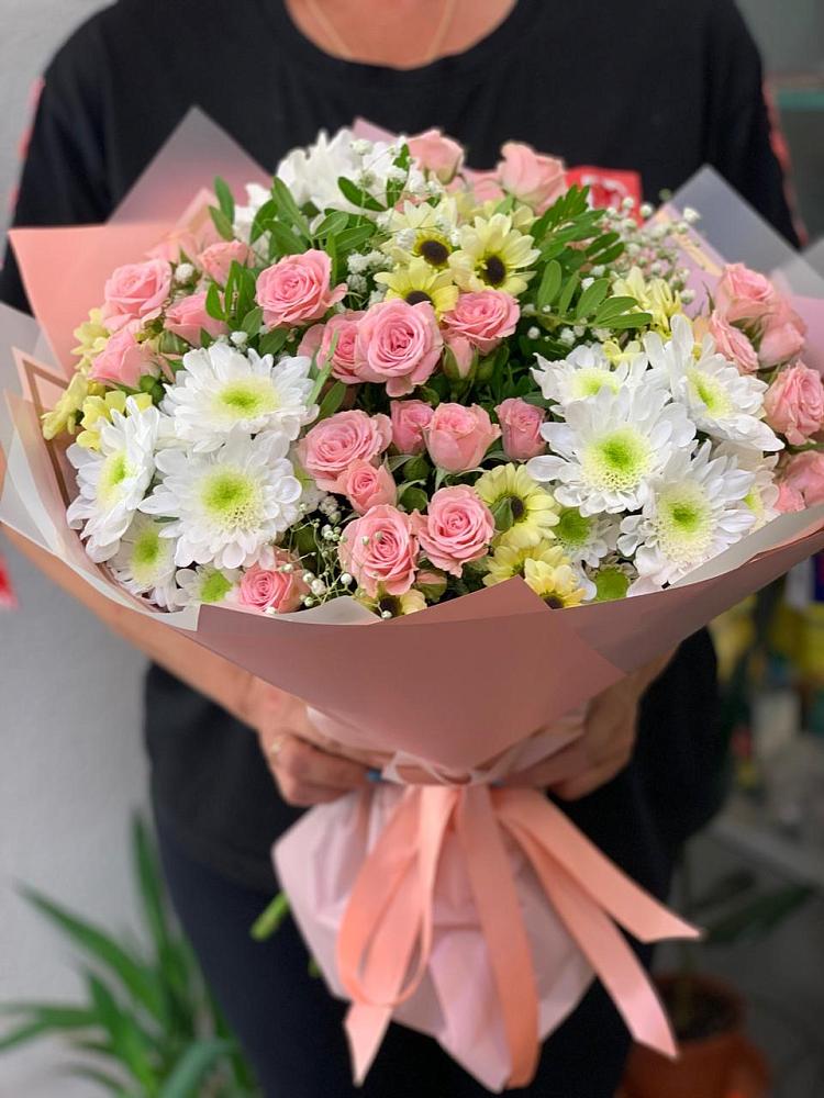 Букет цветов из: Розы и Хризантемы в Гнилом