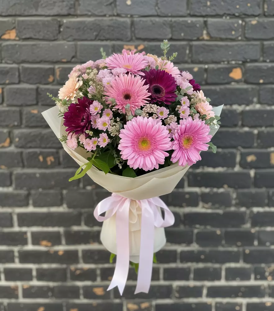 Букет цветов из: Герберы и Хризантемы в Гнилом