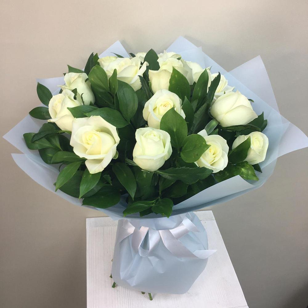 Букет 15 Белых роз Проуд в Гнилом