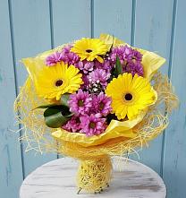 Букет цветов из:  Хризантемы и Герберы в Гнилом