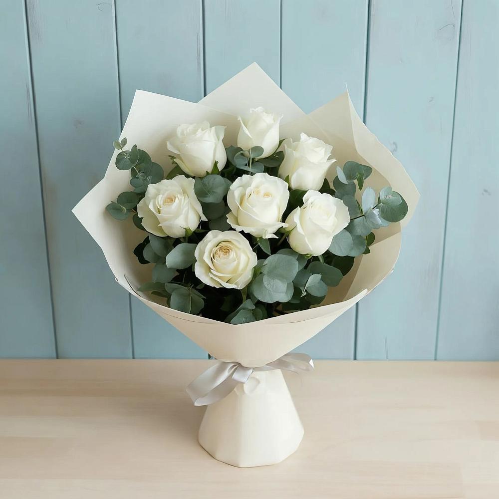 Букет Белые розы в Эвкалипте в Гнилом