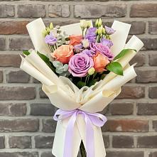 Букет цветов из:  Лизиантусы и Розы в Гнилом