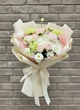 Букет цветов из:  Гвоздики, Розы, Лизиантусы и Хризантемы в Гнилом